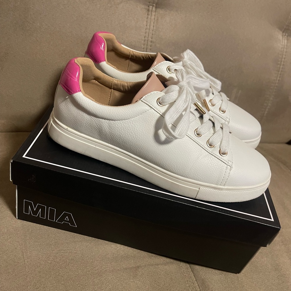 Women’s MIA Casual Sneakers